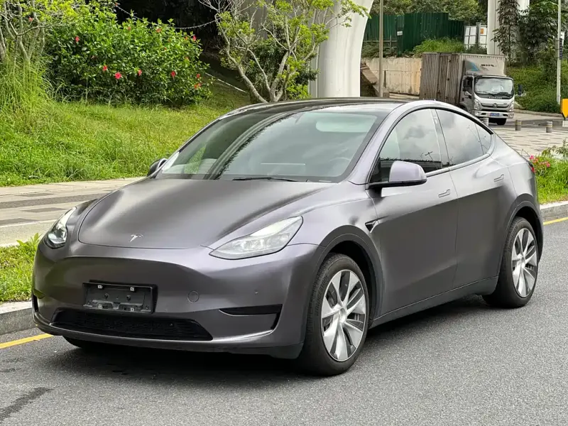 Tesla Model Y, 2022