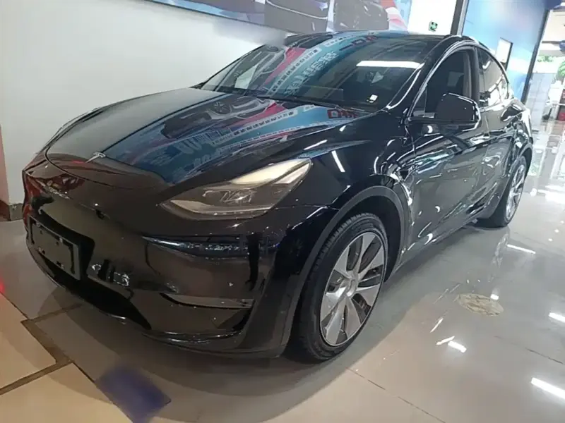 Tesla Model Y, 2022