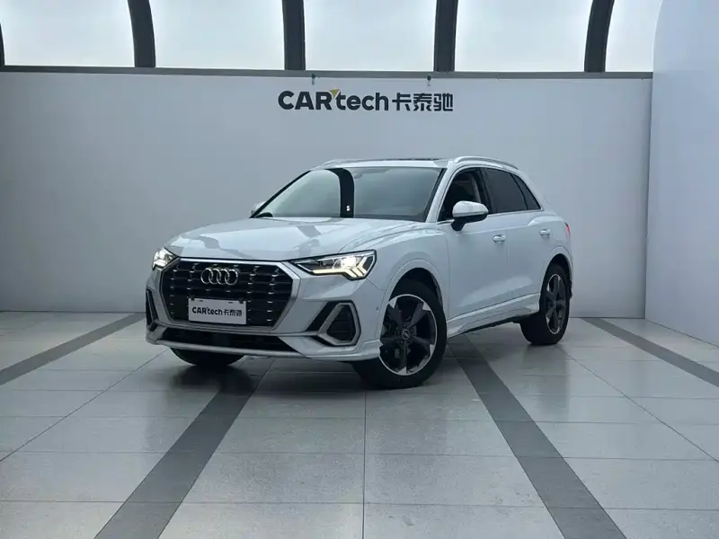 Audi Q3, 2022