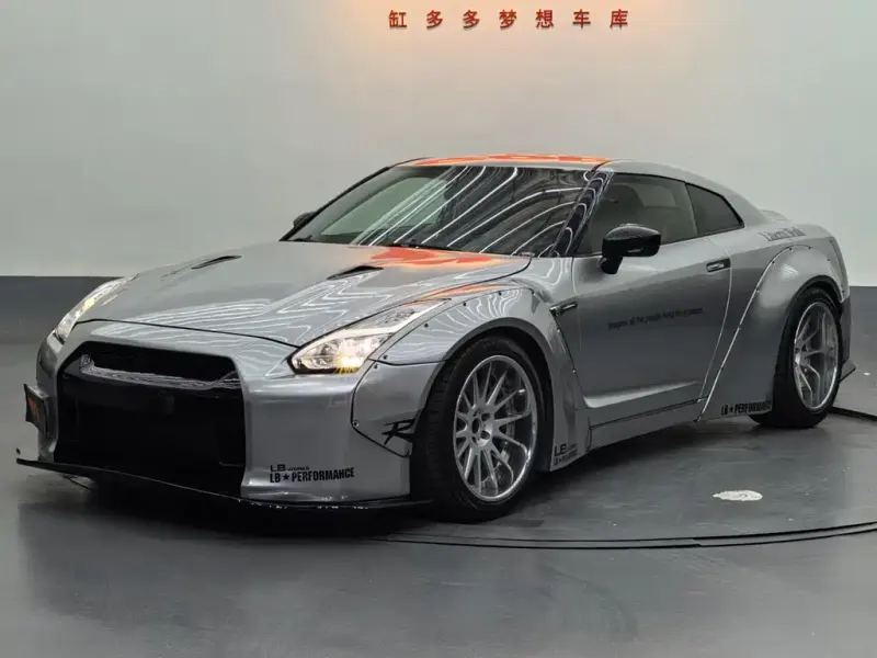 Nissan GT-R, 2015