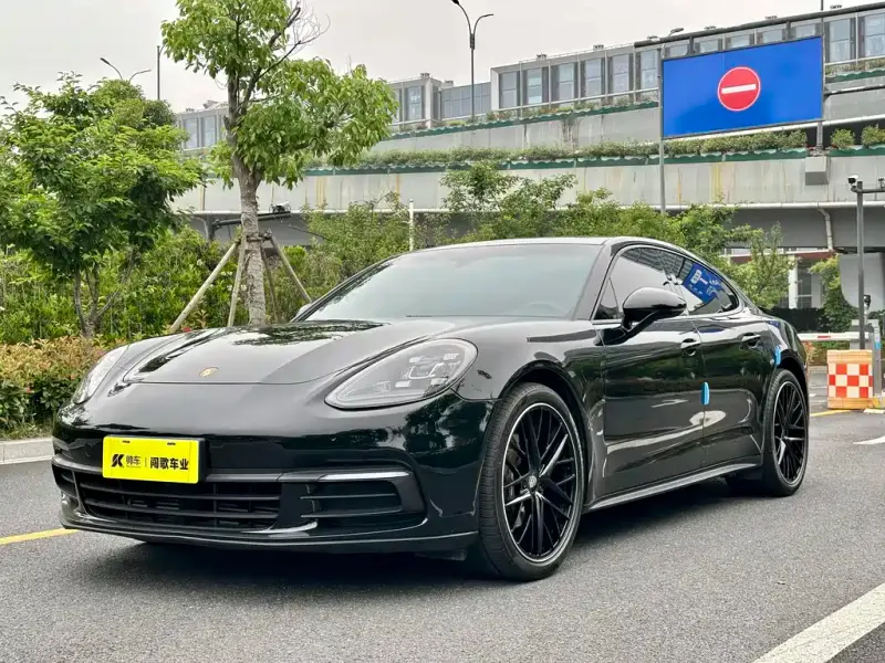 Porsche Panamera, 2018