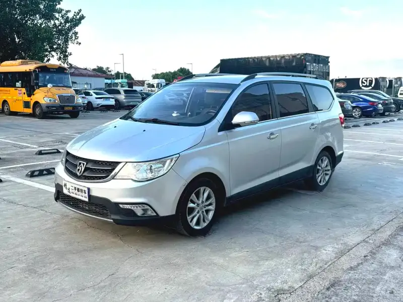 Baojun 730, 2015