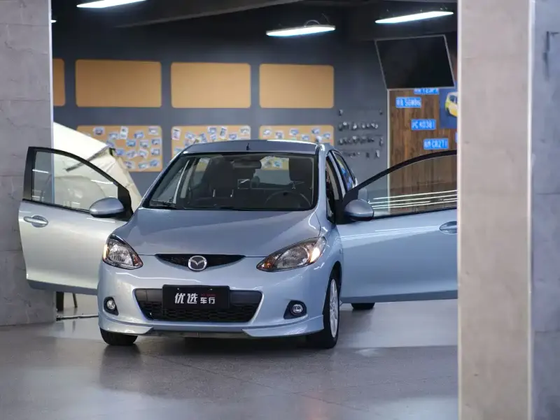 Mazda 2, 2011