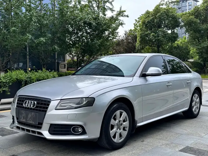 Audi A4L, 2011 — фото 1