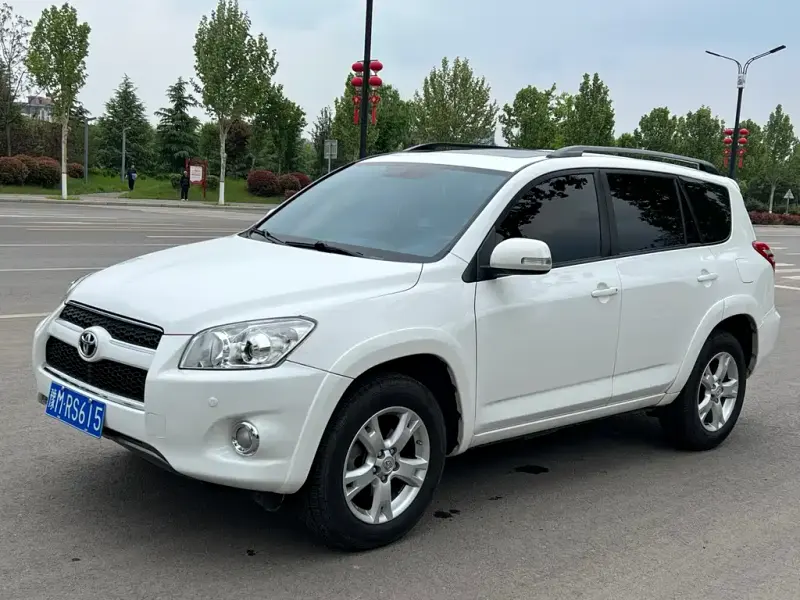 Toyota RAV4, 2013 — фото 1