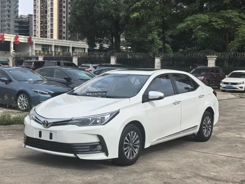 Toyota Corolla, 2018 — фото 1