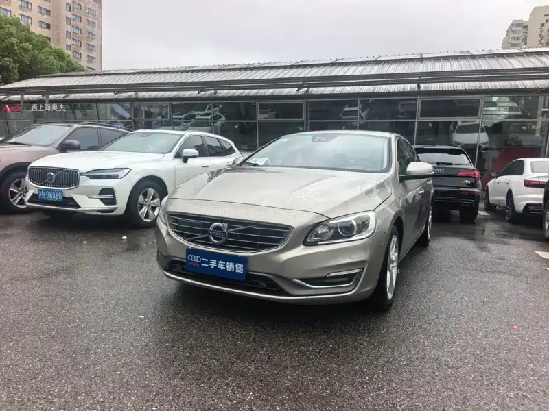 Volvo S60, 2015 — фото 1