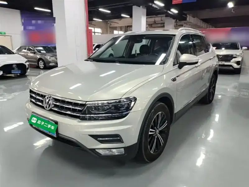 Volkswagen Tiguan L, 2017