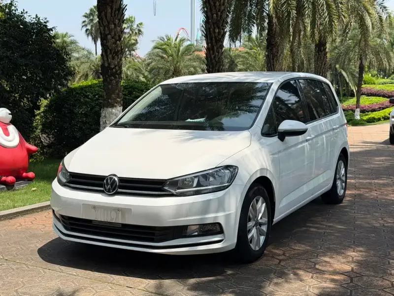 Volkswagen Touran, 2021 — фото 1