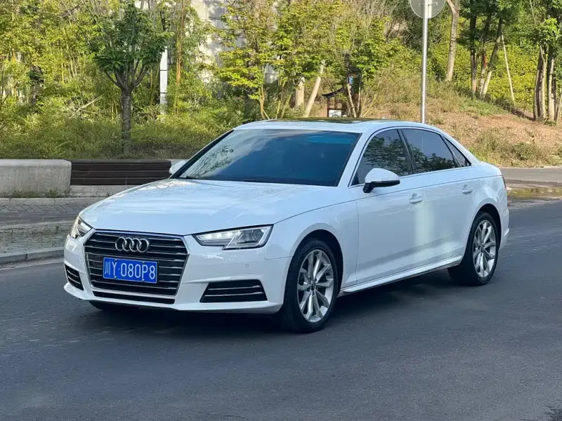 Audi A4L, 2018 — фото 1