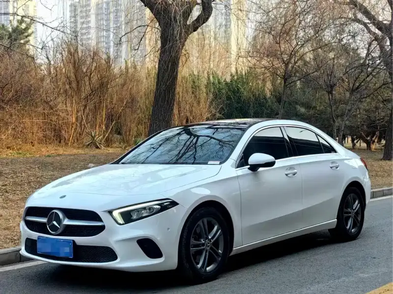 Mercedes-Benz A-Class, 2019 — фото 1
