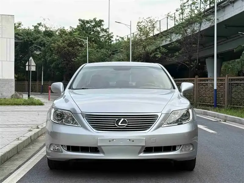 Lexus LS, 2008