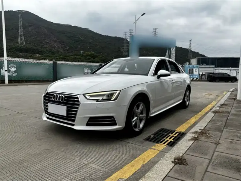 Audi A4L, 2017 — фото 1
