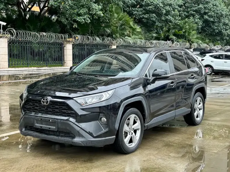 Toyota RAV4, 2023 — фото 1