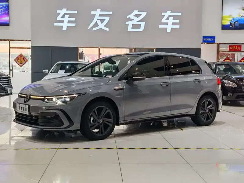 Volkswagen Golf, 2024