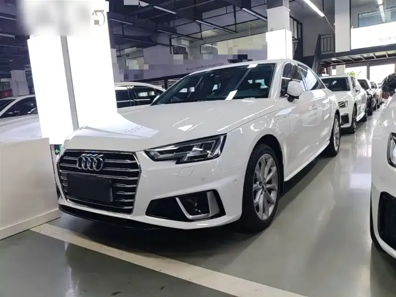 Audi A4L, 2019 — фото 1