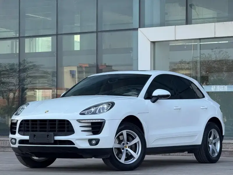 Porsche Macan, 2015