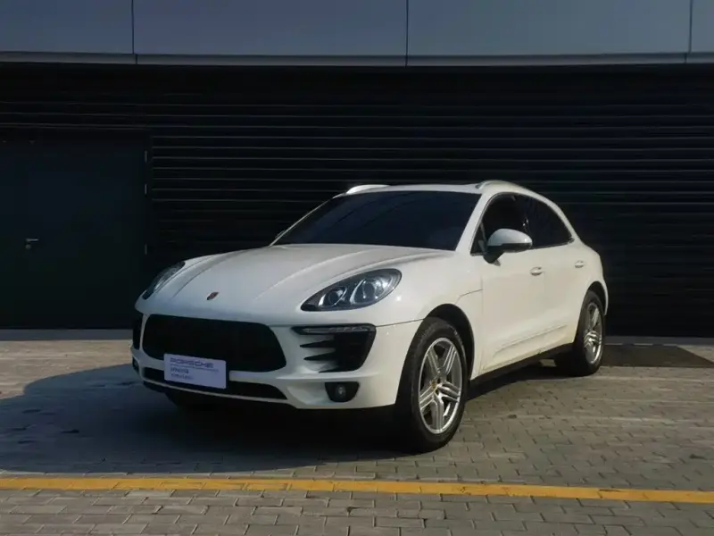 Porsche Macan, 2015