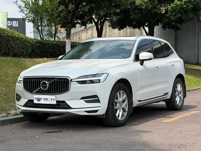 Volvo XC60, 2021 — фото 1