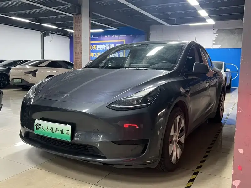 Tesla Model Y, 2023