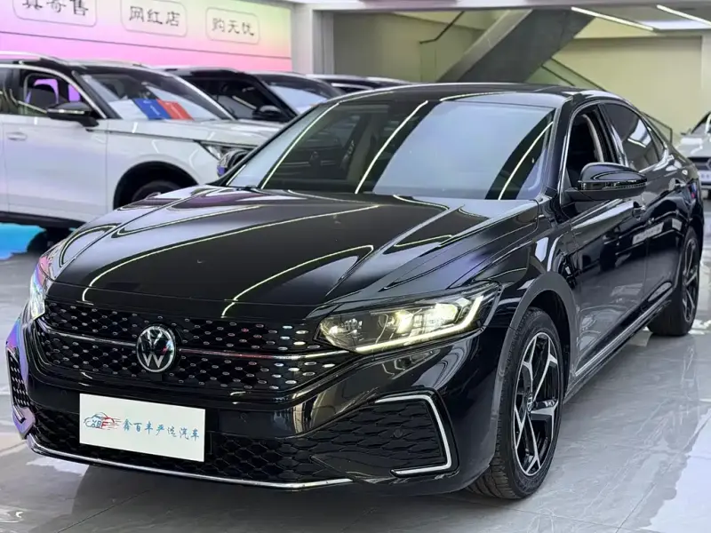 Volkswagen Passat, 2025