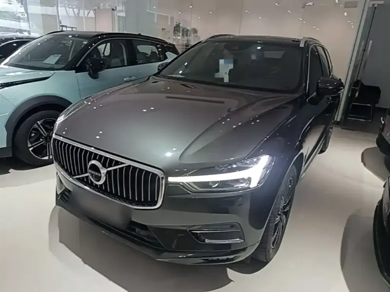 Volvo XC60, 2021 — фото 1