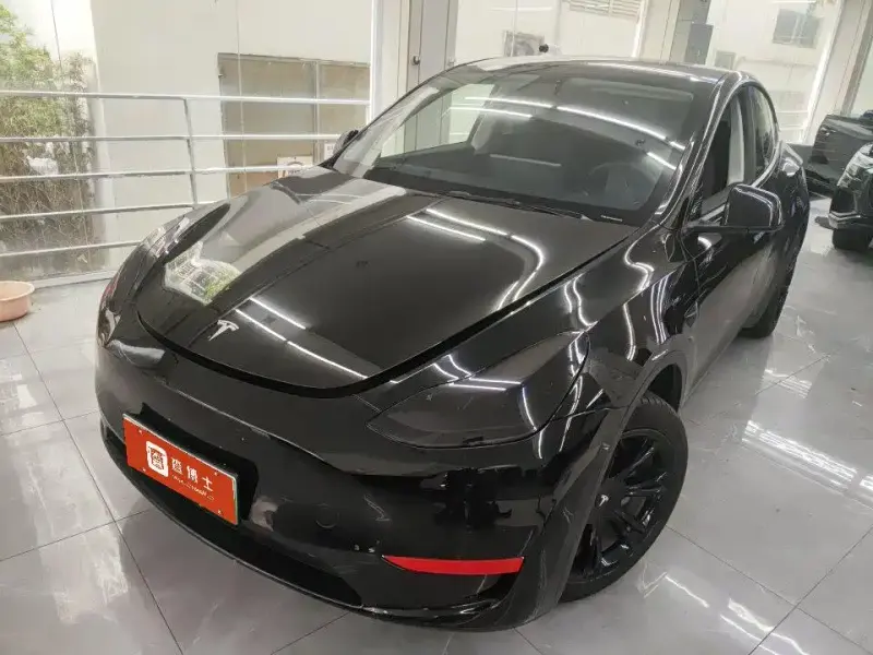 Tesla Model Y, 2022