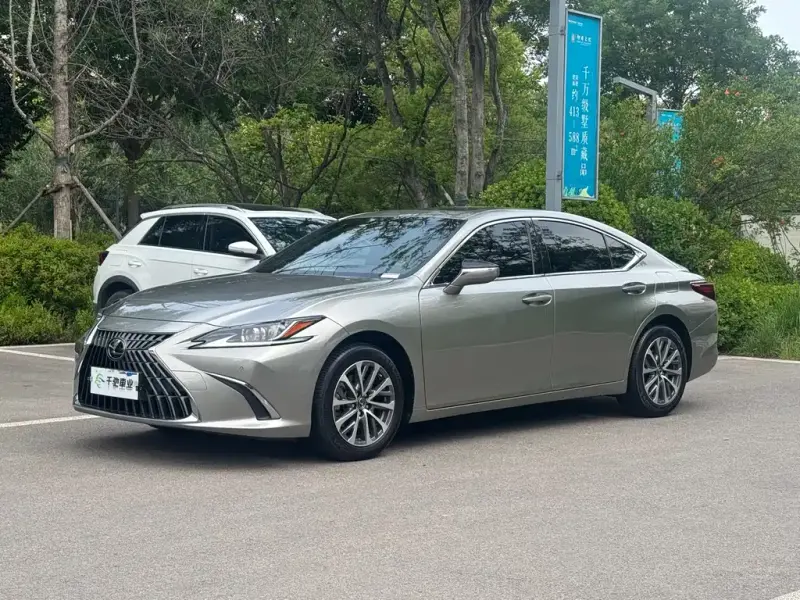 Lexus ES, 2023 — фото 1