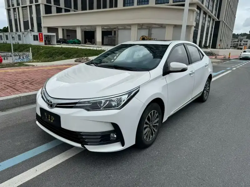 Toyota Corolla, 2018 — фото 1