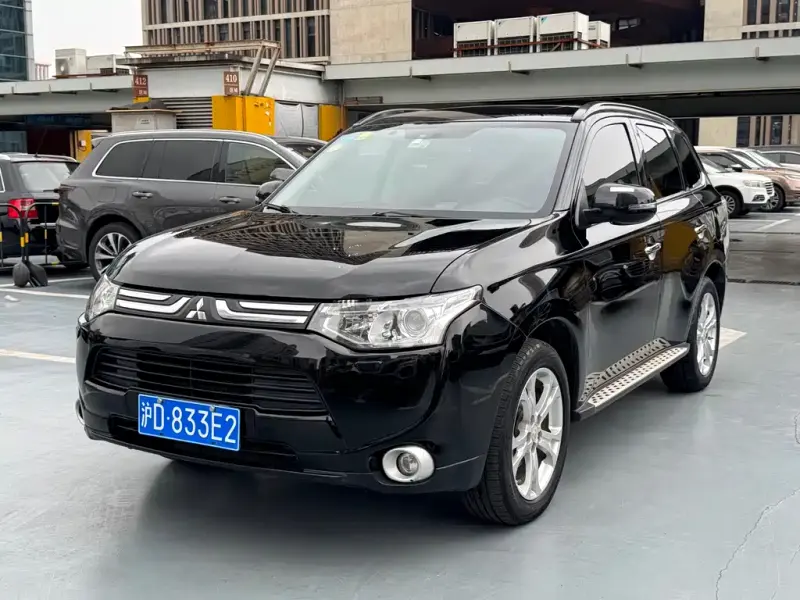 Mitsubishi Outlander (Import), 2014