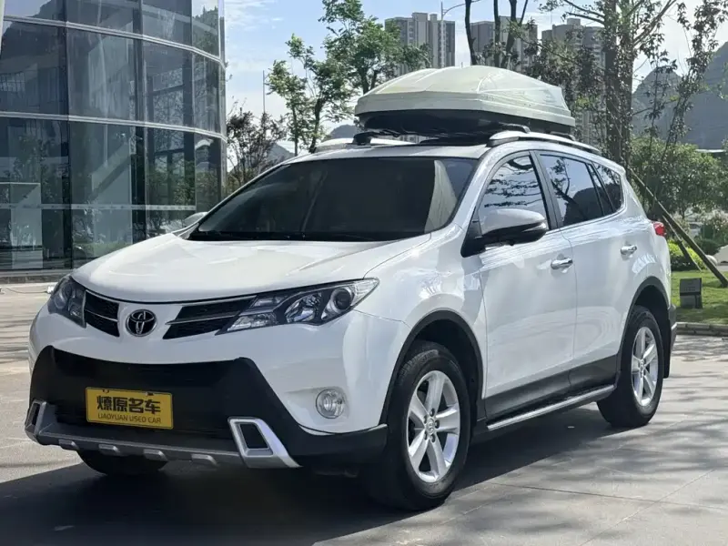 Toyota RAV4, 2015 — фото 1