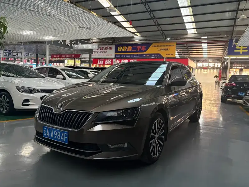 Skoda Superb, 2017 — фото 1