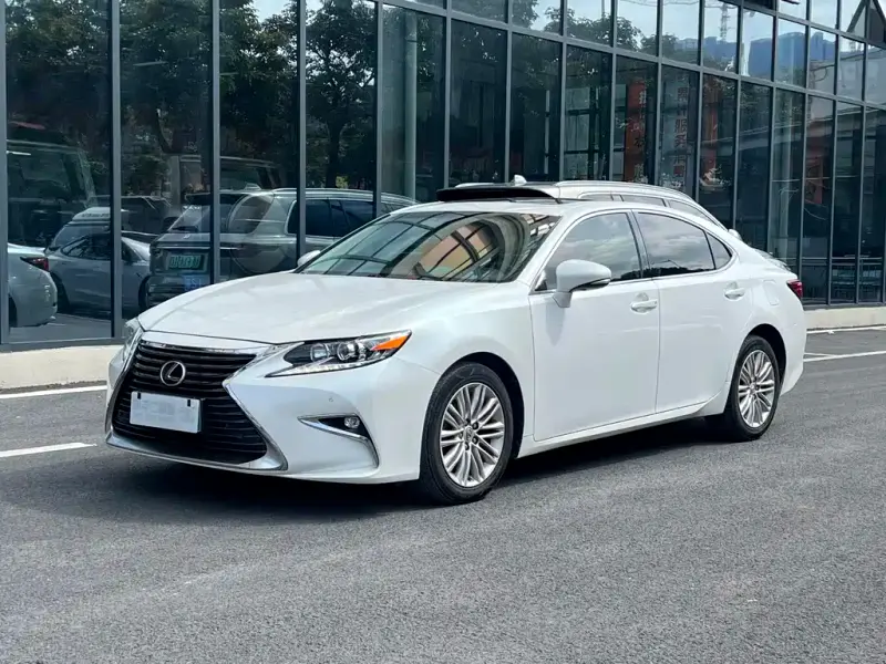 Lexus ES, 2016 — фото 1