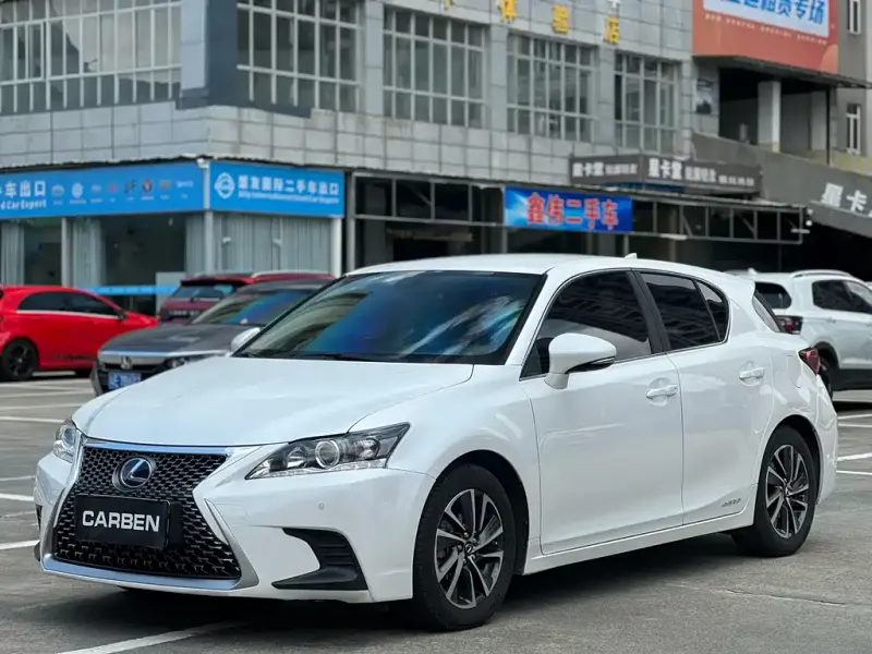 Lexus CT, 2018