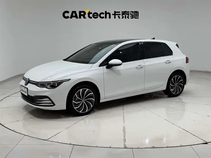 Volkswagen Golf, 2025