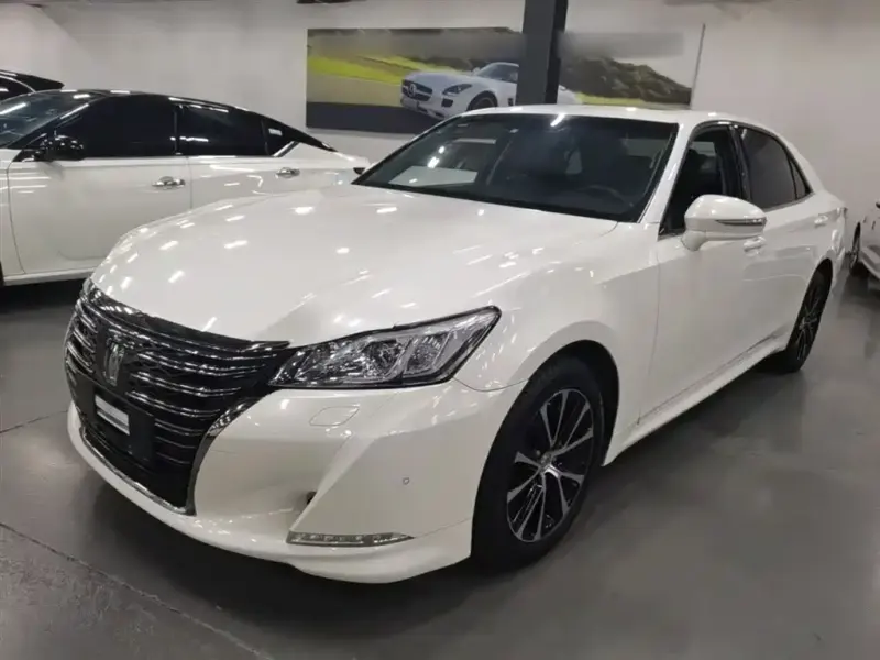 Toyota Crown, 2018 — фото 1