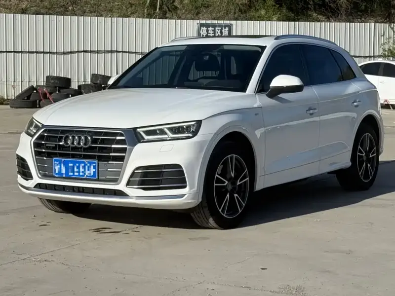 Audi Q5L, 2021