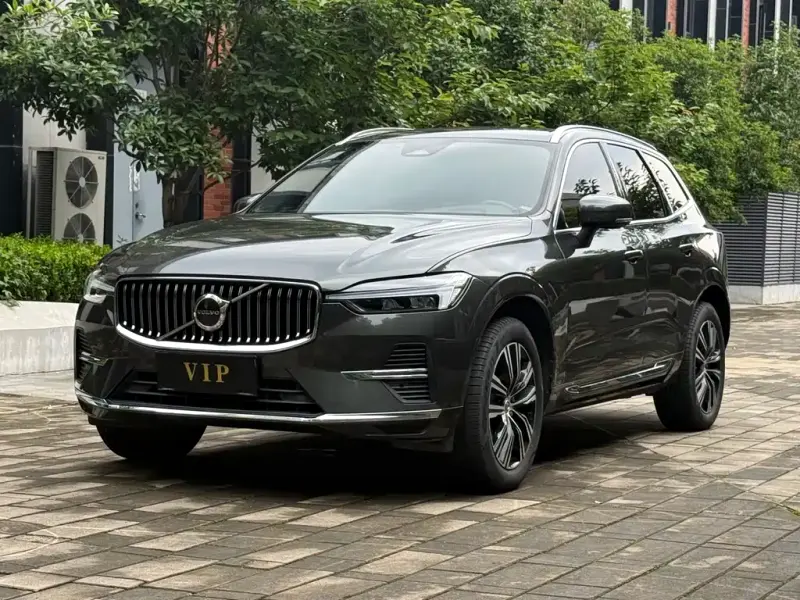 Volvo XC60, 2022 — фото 1