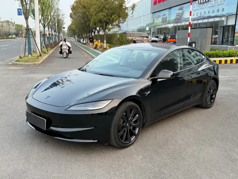 Tesla Model 3, 2024