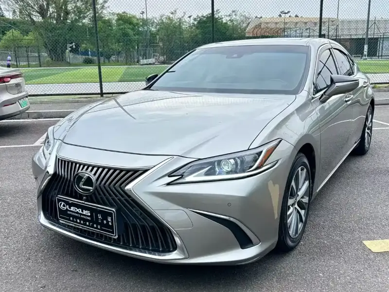 Lexus ES, 2019 — фото 1