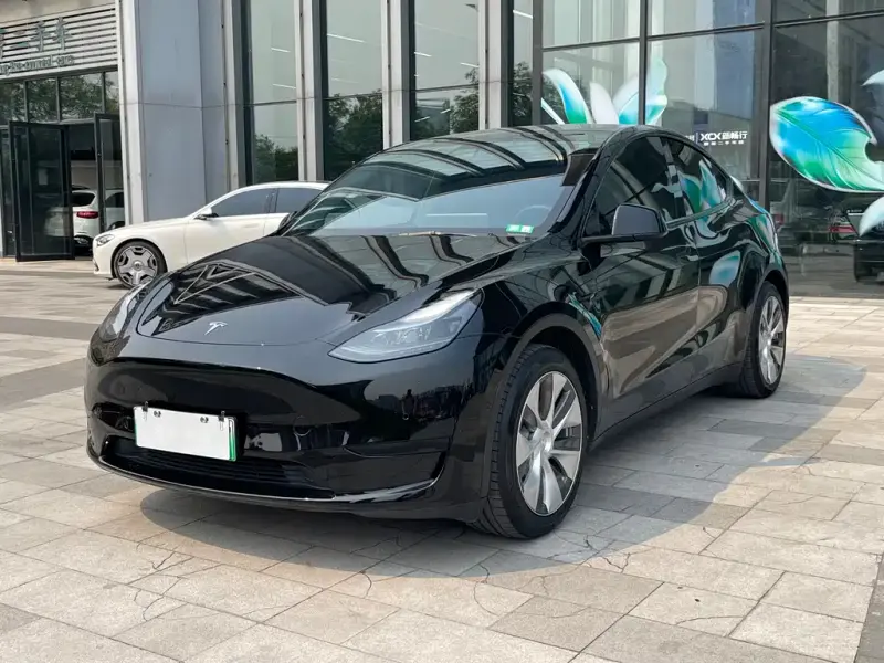 Tesla Model Y, 2022