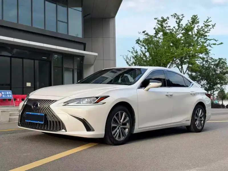 Lexus ES, 2019 — фото 1
