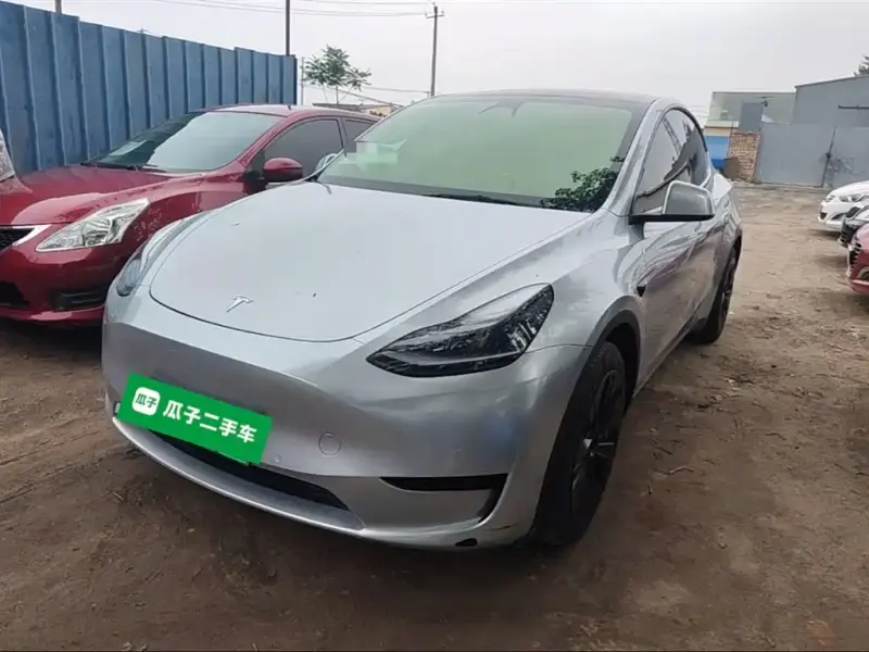 Tesla Model Y, 2023