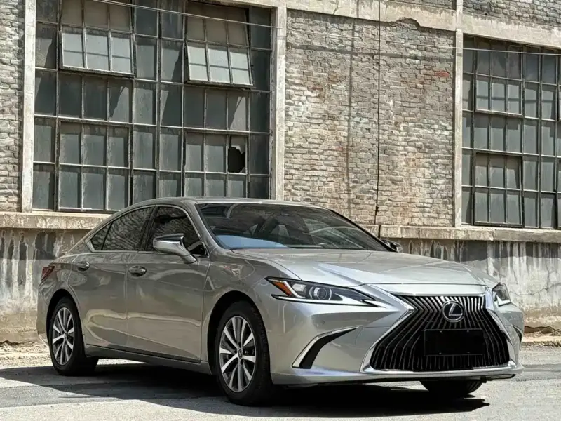 Lexus ES, 2019 — фото 1