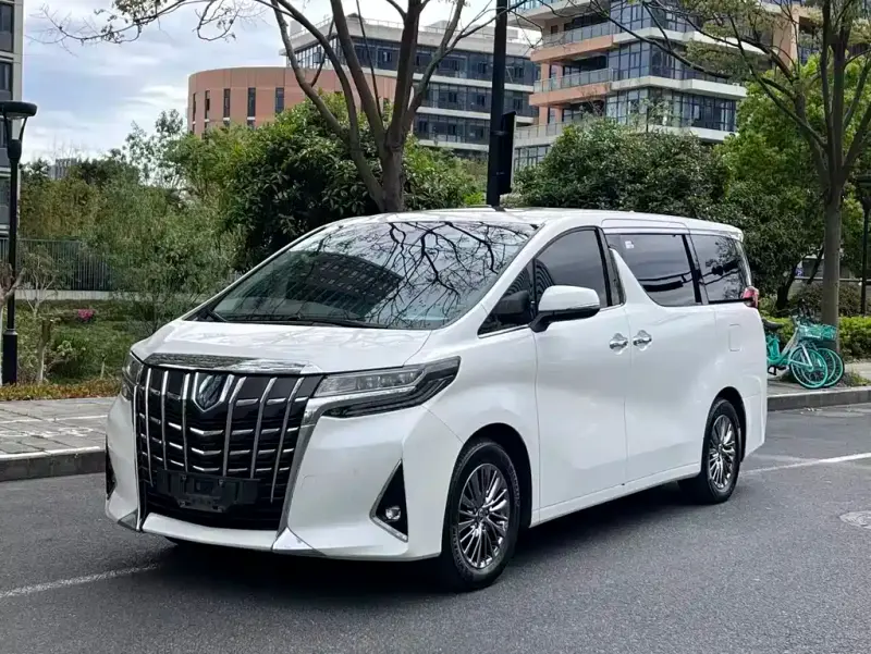 Toyota Alphard, 2023