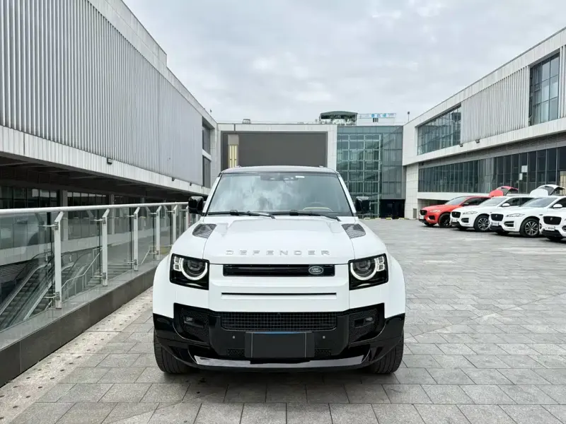 Land Rover Defender, 2024