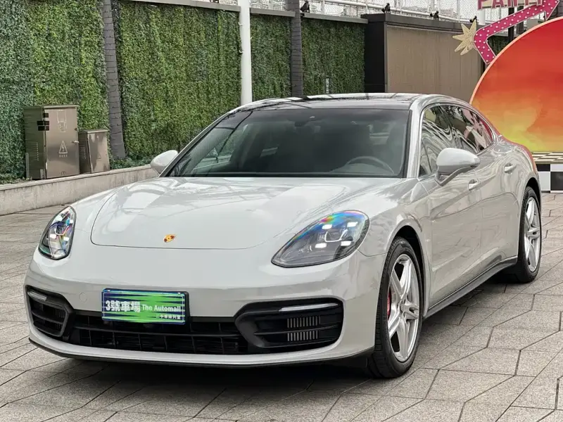 Porsche Panamera, 2023