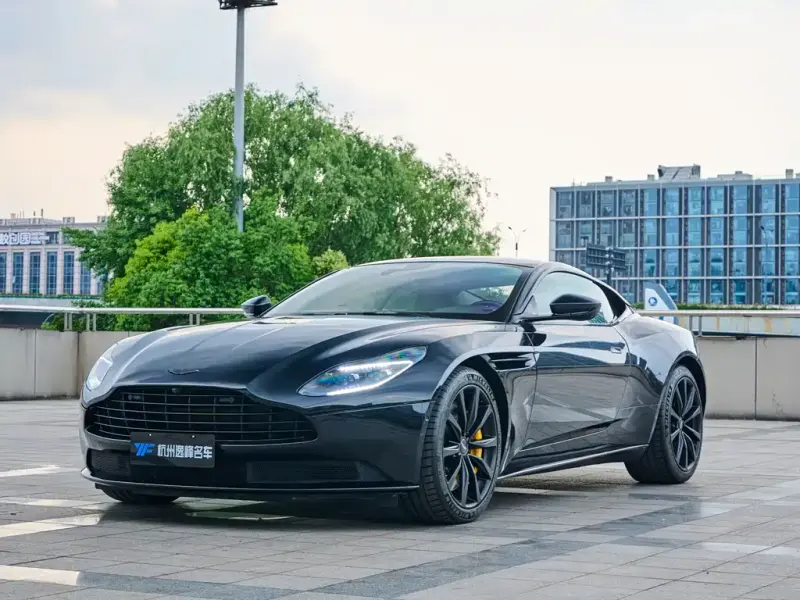 Aston Martin DB11, 2021
