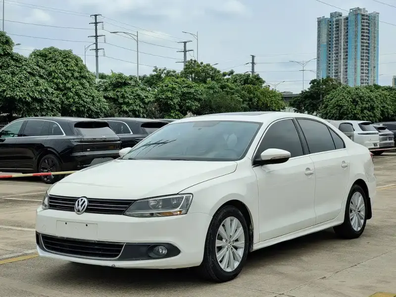 Volkswagen Sagitar, 2013