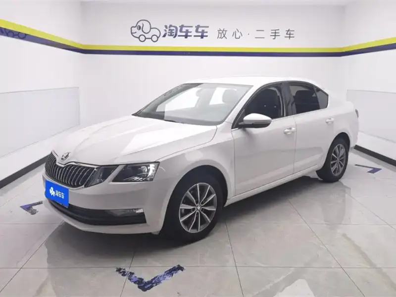Skoda Octavia, 2022 — фото 1